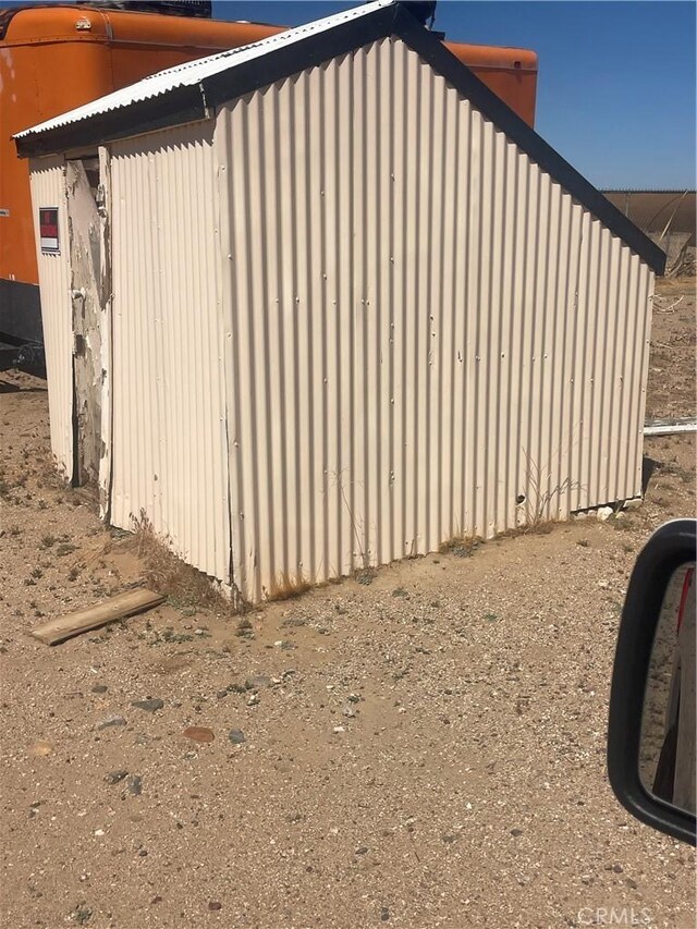 11252 Cactus Rd, Adelanto, CA 92301 - view of outbuilding