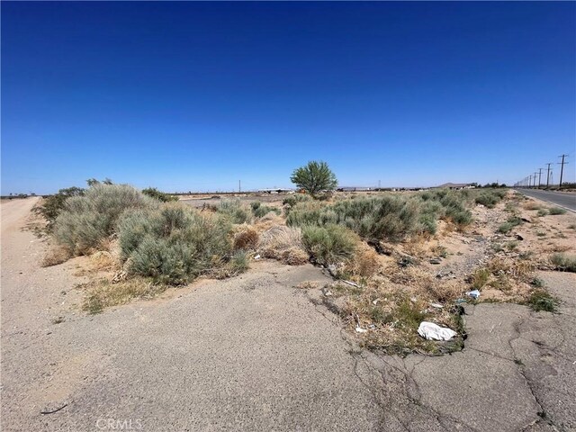 11252 Cactus Rd, Adelanto, CA 92301 - view of asphalt street