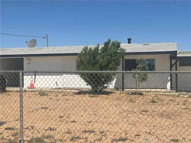 11252 Cactus Rd, Adelanto, CA 92301 - view of side of property