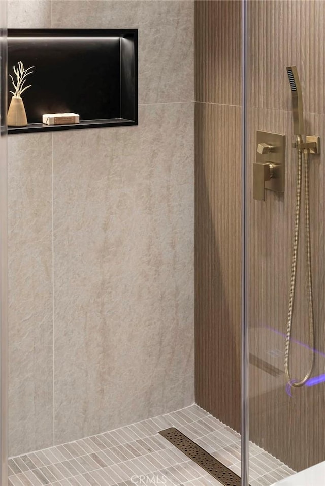 17174 Santa Madrina St, Fountain Valley, CA 92708 - full bathroom featuring tiled shower