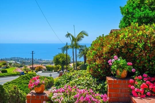 6741 Monero Dr, Rancho Palos Verdes, CA 90275 - view of surrounding community