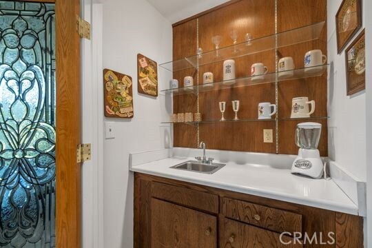 6741 Monero Dr, Rancho Palos Verdes, CA 90275 - view of indoor wet bar