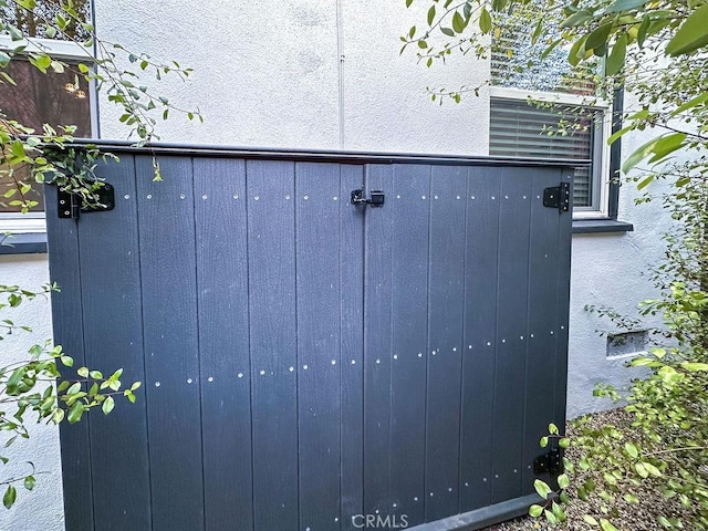 1927 W 84th Pl, Los Angeles, CA 90047 - view of gate