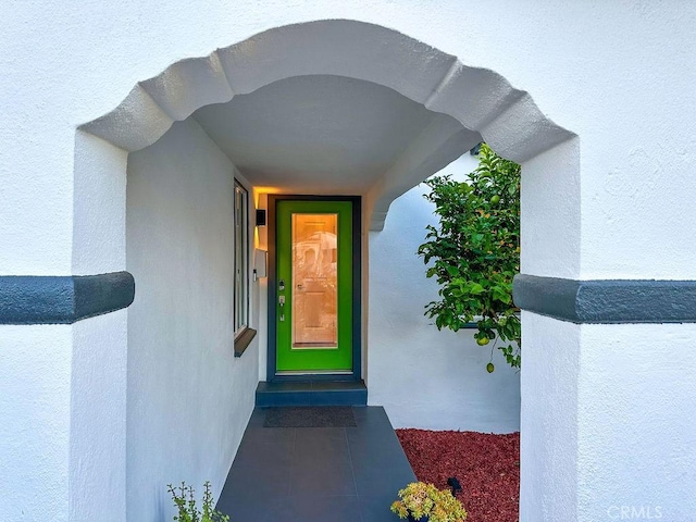 1927 W 84th Pl, Los Angeles, CA 90047 - doorway to property featuring stucco siding