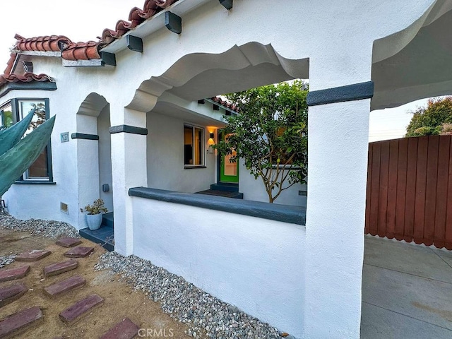 1927 W 84th Pl, Los Angeles, CA 90047 - entrance to property with stucco siding