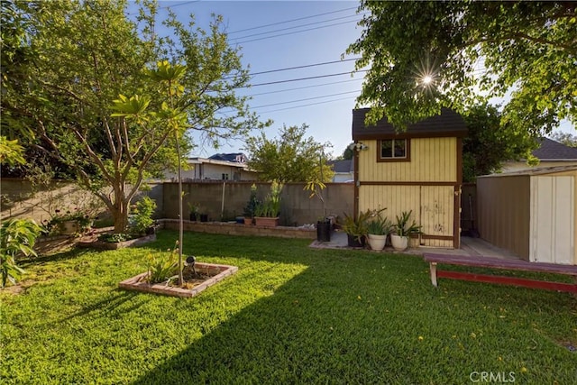 10049 Langdon, Mission Hills San Fernando, CA 91345 - fenced backyard featuring a storage shed