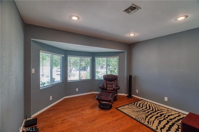 10049 Langdon, Mission Hills San Fernando, CA 91345 - unfurnished room featuring wood finished floors and recessed lighting