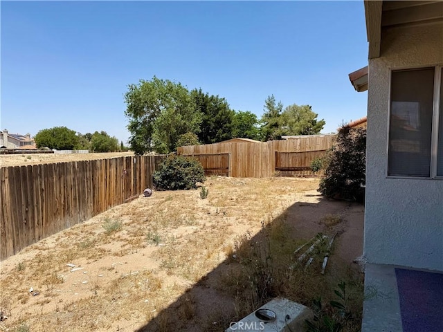 15620 Smoke Tree St, Hesperia, CA 92345 - view of fenced backyard