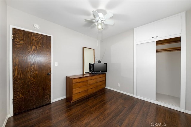 261 E Fig Ave, Monrovia, CA 91016 - bedroom featuring dark wood finished floors, an office area, baseboards, and ceiling fan