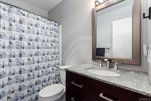 1539 Sonora Dr Unit 258, Chula Vista, CA 91911 - full bath featuring toilet, a textured wall, vanity, and a shower with curtain