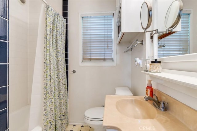 946 W 9th St, Corona, CA 92882 - full bathroom featuring a sink and toilet