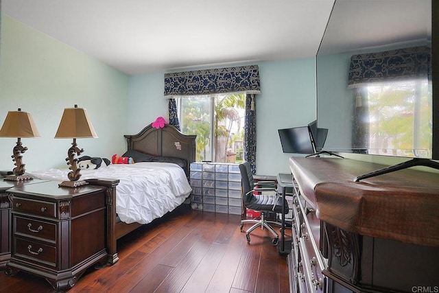 7132 Torrey Mesa Ct, San Diego, CA 92129 - bedroom with dark wood-style floors and a desk