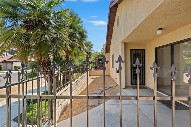 19126 Frances St, Apple Valley, CA 92308 - view of patio / terrace