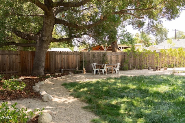 202 N Fulton St, Ojai, CA 93023 - fenced backyard with a patio area