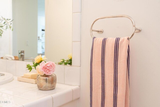 202 N Fulton St, Ojai, CA 93023 - view of bathroom