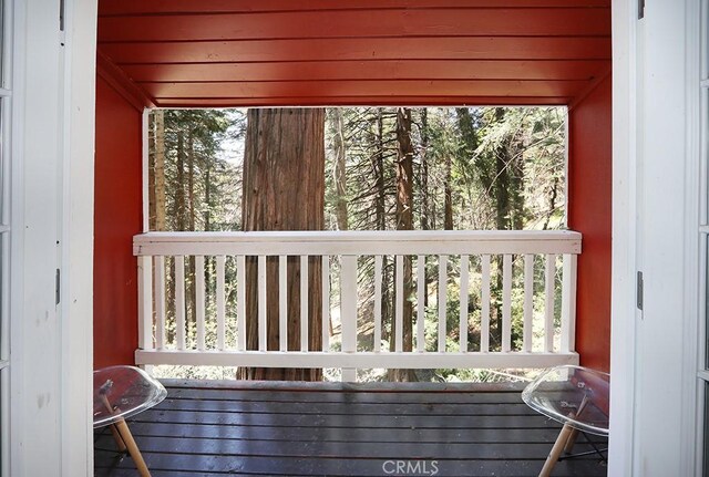 531 W Victoria Ct, Lake Arrowhead, CA 92352 - exterior view