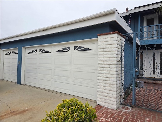 17352 Rob Roy Cir, Huntington Beach, CA 92647 - garage with driveway