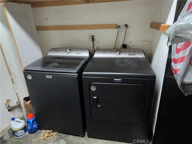 17352 Rob Roy Cir, Huntington Beach, CA 92647 - laundry room with washer and dryer