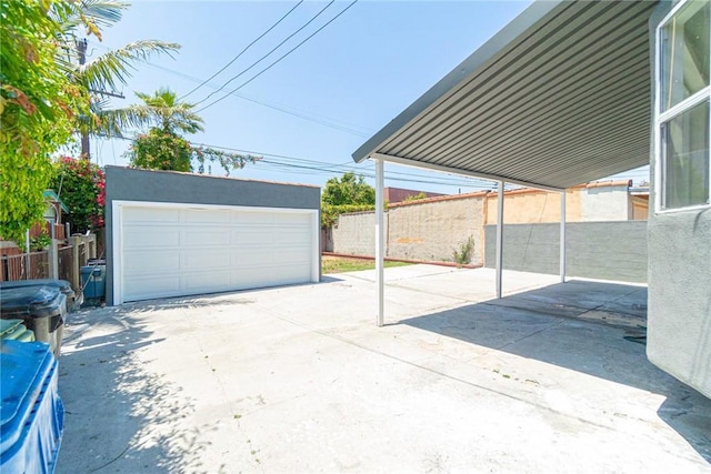 6751 7th Ave, Los Angeles, CA 90043 - view of detached garage