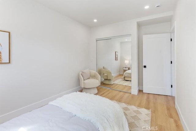 22452 Dolorosa St, Woodland Hills, CA 91367 - bedroom featuring light wood-style flooring, baseboards, recessed lighting, and a closet