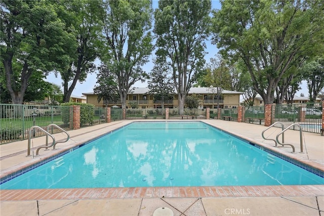 8121 Canby Ave Unit 4, Reseda, CA 91335 - community pool with a patio