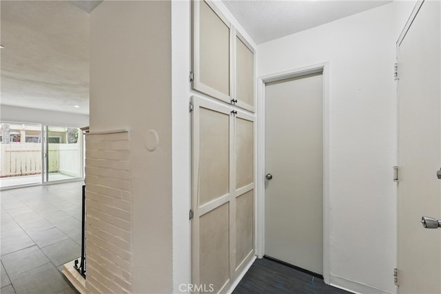 8121 Canby Ave Unit 4, Reseda, CA 91335 - view of corridor