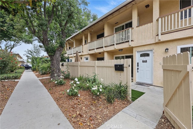 8121 Canby Ave Unit 4, Reseda, CA 91335 - view of property