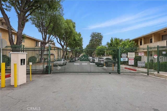 8121 Canby Ave Unit 4, Reseda, CA 91335 - view of gate