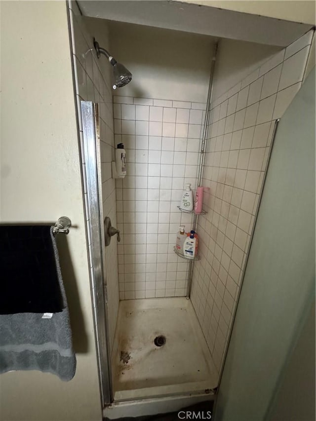 45529 Sancroft Ave, Lancaster, CA 93535 - bathroom featuring a stall shower