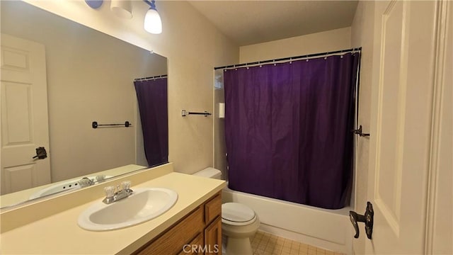 14093 Wingate Cir, Magalia, CA 95954 - bathroom featuring toilet, vanity, and shower / tub combo