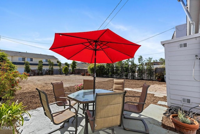 618 S C St, Oxnard, CA 93030 - view of patio / terrace with outdoor dining area
