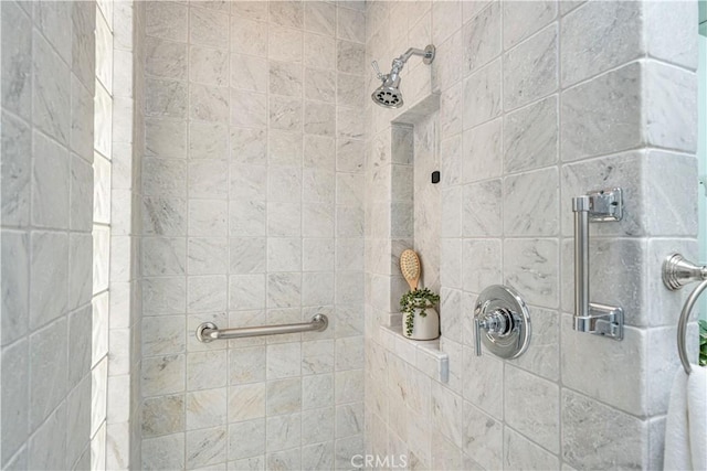 1518 Ocean Ave, Seal Beach, CA 90740 - full bathroom featuring tiled shower