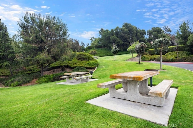 2818 Via Blanco, San Clemente, CA 92673 - view of grassy yard