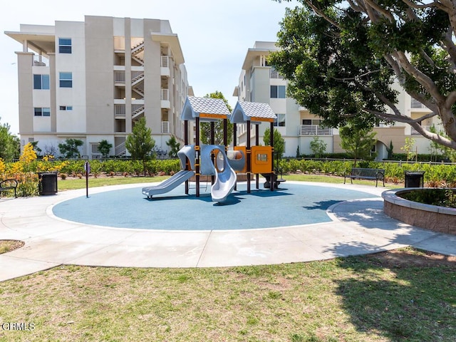 13124 Central Ave Unit 201, Hawthorne, CA 90250 - view of community play area