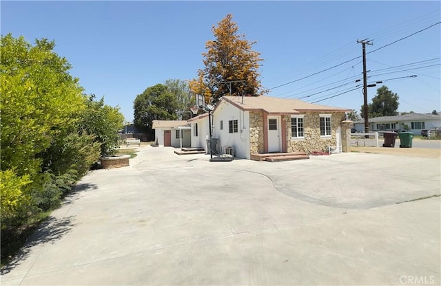 1507 4th St, Norco, CA 92860 - view of front facade featuring stone siding