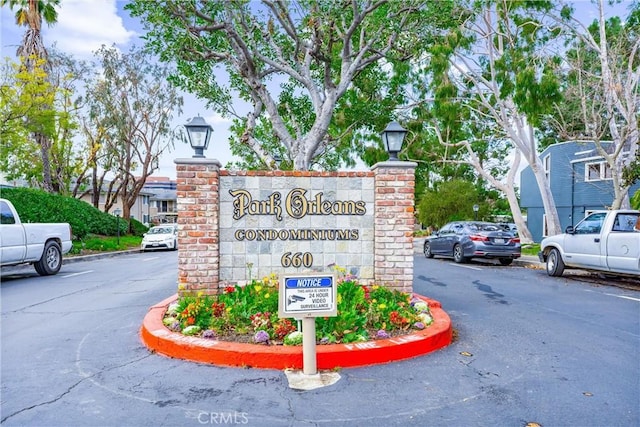 660 S Glassell St Unit 14, Orange, CA 92866 - community sign featuring uncovered parking