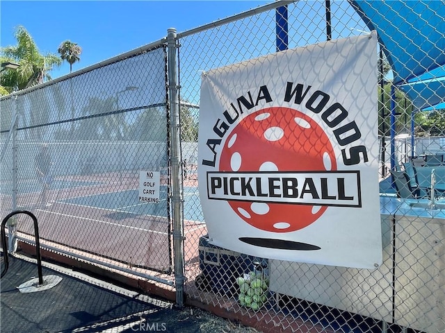 2109 Via Puerta Unit A, Laguna Woods, CA 92637 - view of tennis court