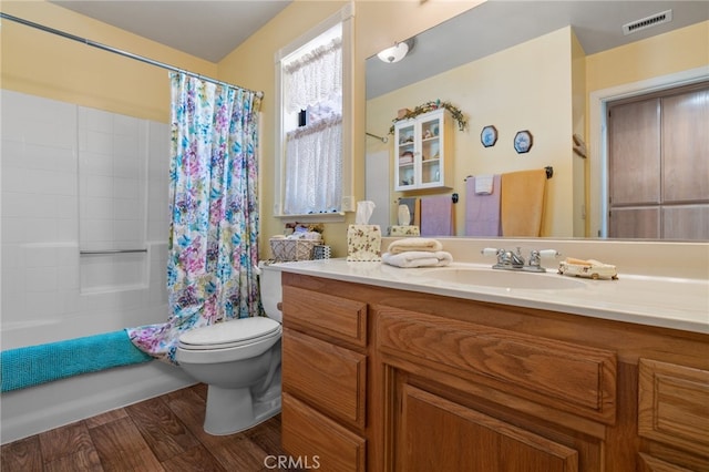 73 Mockingbird Ln, Templeton, CA 93465 - full bathroom with vanity, shower / bath combination with curtain, and wood finished floors