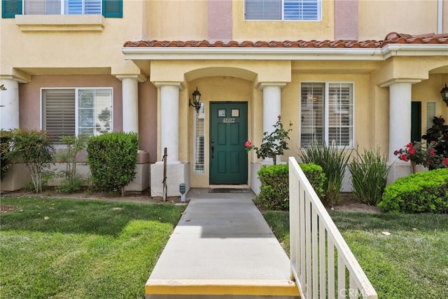 18102 Flynn Dr Unit 4602, Canyon Country, CA 91387 - entrance to property featuring a yard and stucco siding