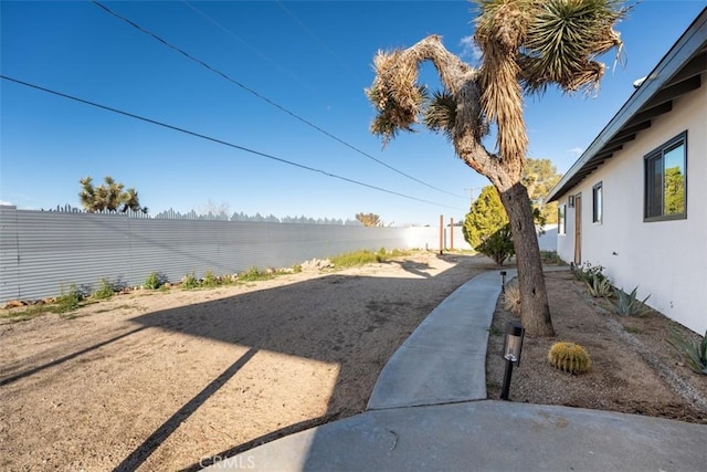 60468 Latham Trl, Joshua Tree, CA 92252 - view of yard featuring a water view
