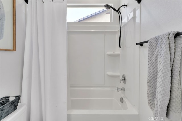 4777 Magnum Way, Jurupa Valley, CA 91752 - full bathroom featuring shower / bath combination with curtain and toilet