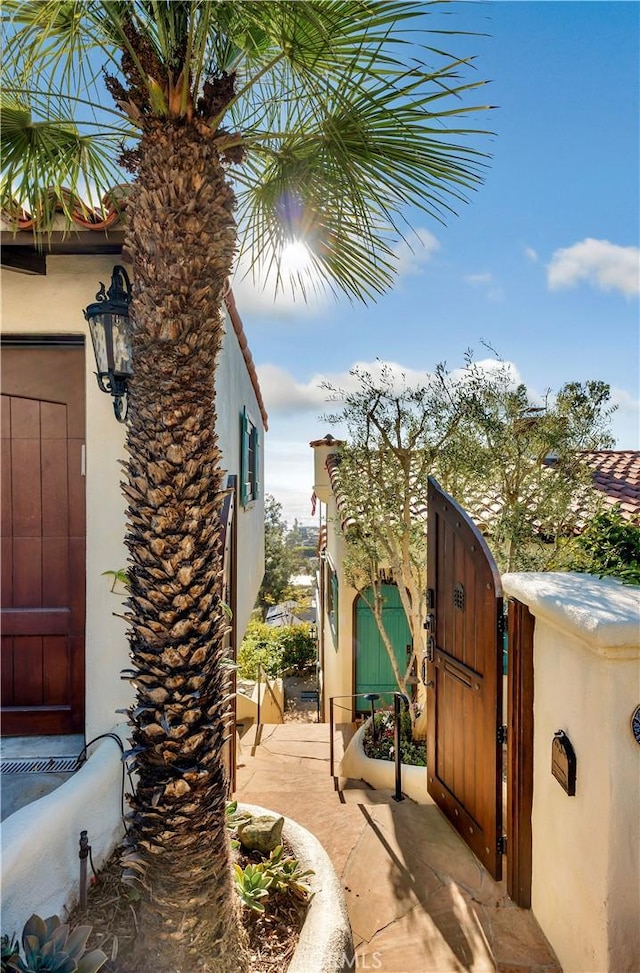 802 Rembrandt Dr, Laguna Beach, CA 92651 - view of patio featuring a gate