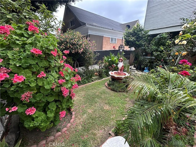 1212 E 54th St, Los Angeles, CA 90011 - view of yard