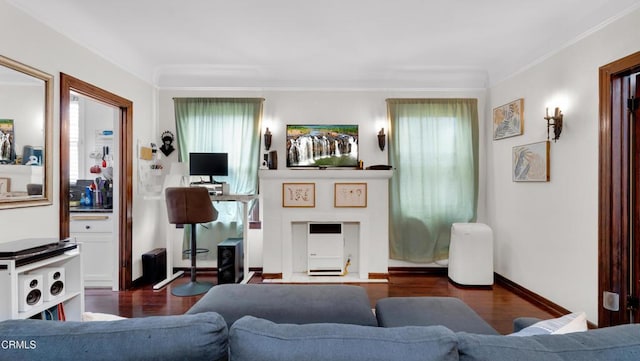 128 Lime Ave Unit 14, Long Beach, CA 90802 - living room featuring wood finished floors, ornamental molding, and baseboards