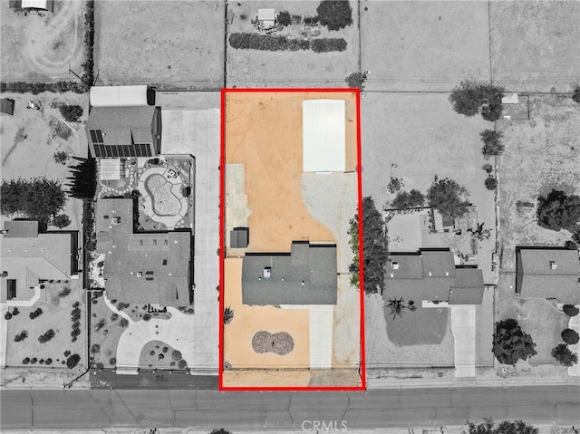 17970 Pitache St, Hesperia, CA 92345 - aerial view of property and surrounding area featuring property boundaries highlighted