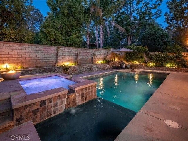 27718 Heartwood Ct, Valencia, CA 91354 - view of swimming pool featuring an in-ground hot tub