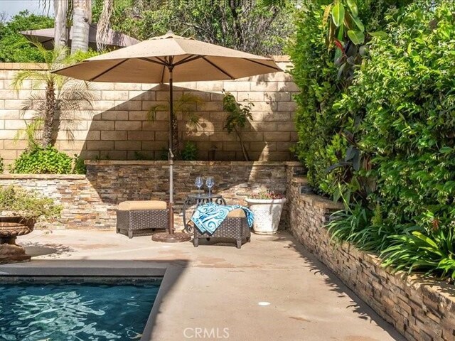 27718 Heartwood Ct, Valencia, CA 91354 - view of patio