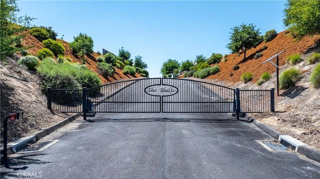 13165 N Bluffs Ct, San Miguel, CA 93451 - view of gate