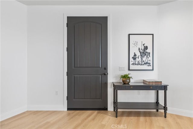 13165 N Bluffs Ct, San Miguel, CA 93451 - hallway featuring wood finished floors and baseboards