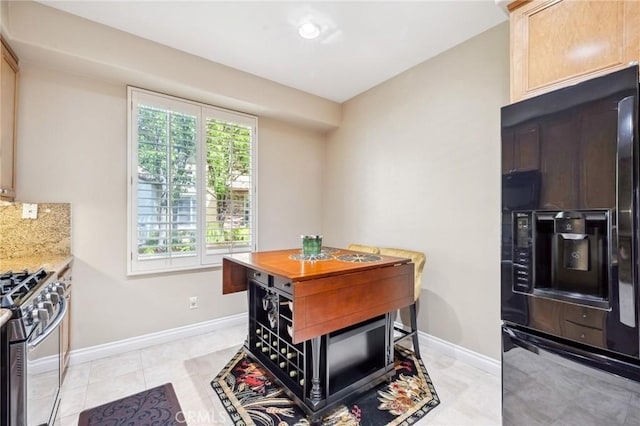23423 Abbey Glen Pl Unit 30, Valencia, CA 91354 - dining area with baseboards